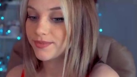 Hottest Amateur 19yo Blonde Teen going solo on Webcam