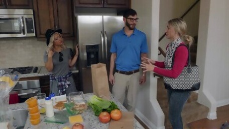 Daisy Haze adores hard fuck with a dude after a blowjob in the kitchen