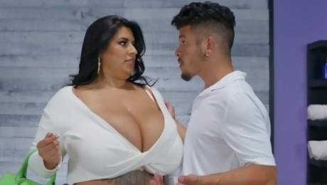 Latina BBW, intense hard sex with a thin guy