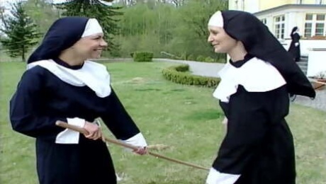 German Nun get her First Fuck from Repairman in Kloster