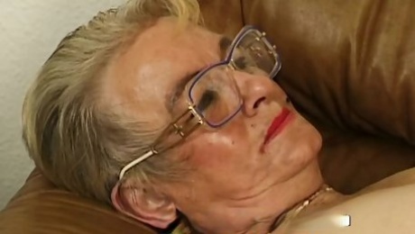 Wet chubby granny old pussy fucking younger lad happy for