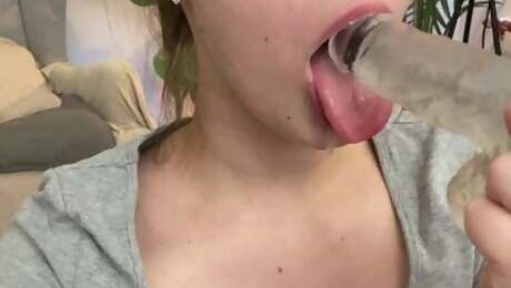 Horny college teen want to get a good rate and seduce her sexy teacher