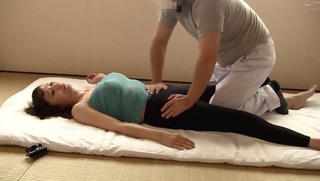 Tricking Wives who Hadn't Gotten Laid for Over Years Getting an Extreme Sexual Massage