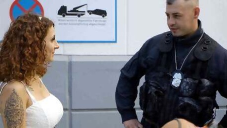 Risky Public Scandal Sex - German Mara Martinez give a Fuck to Police Officer