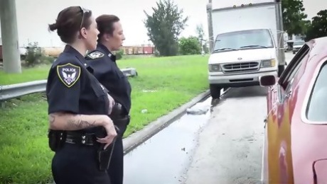 Femdom cop demands suspect to fuck her