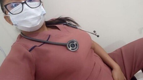 Mature surgery doctor makes homeat her work clinic, real homemade porn