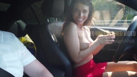 OMG! BABE GETTING NAKED WHILE DRIVING! IN FRONT OF A FELLOW TRAVELER!