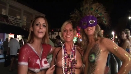 Body Paint Key West Chicks - public erotic video