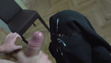 Video  Niqab slut Rebecca Black takes a huge facial eventually