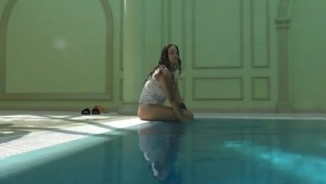 Hungarian underwater erotica with Puzan Bruhova